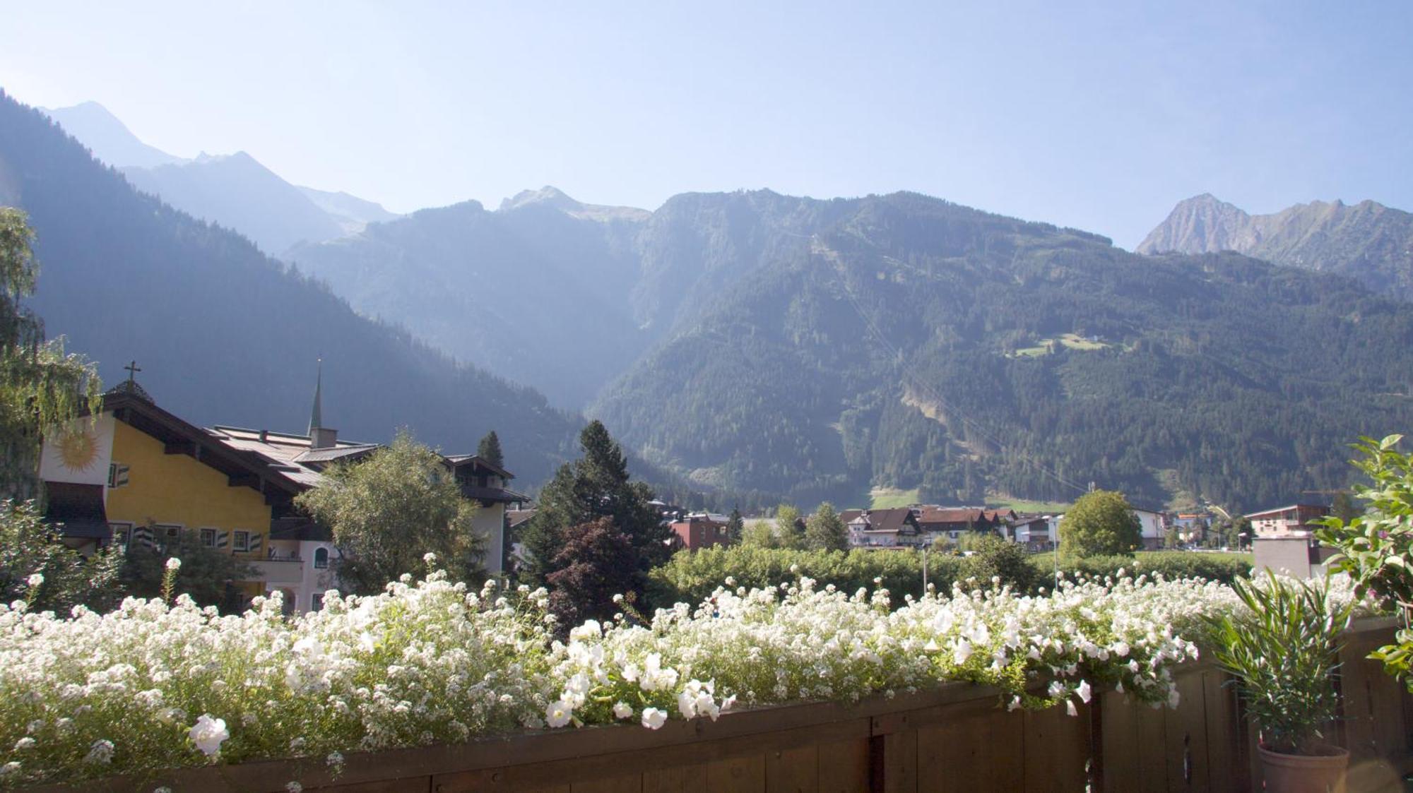 Hotel Landhaus Carla Mayrhofen Extérieur photo